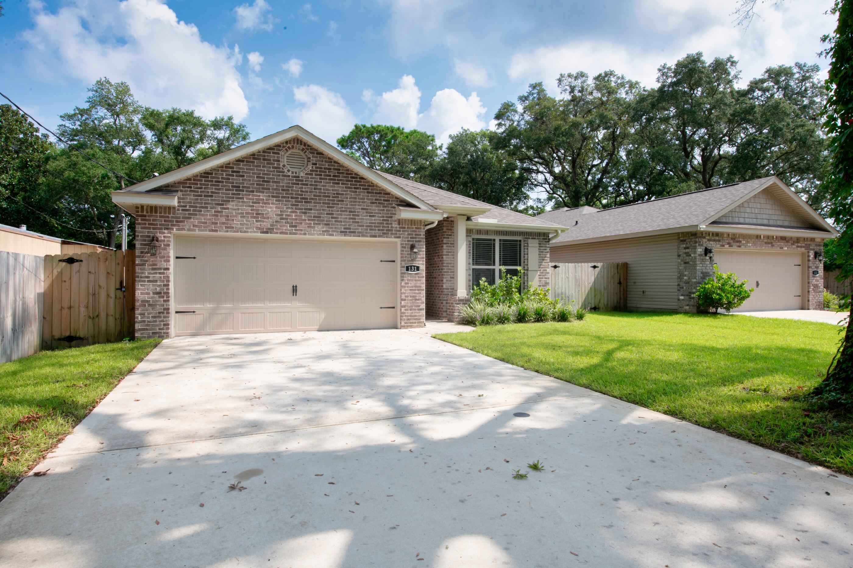 Stunning Watree Construction home, full of character! This home offers granite countertops, subway tile backsplash, semi custom cabinetry, wood look tile flooring, trey ceilings, and a fully fenced backyard! Schedule a walkthrough today!