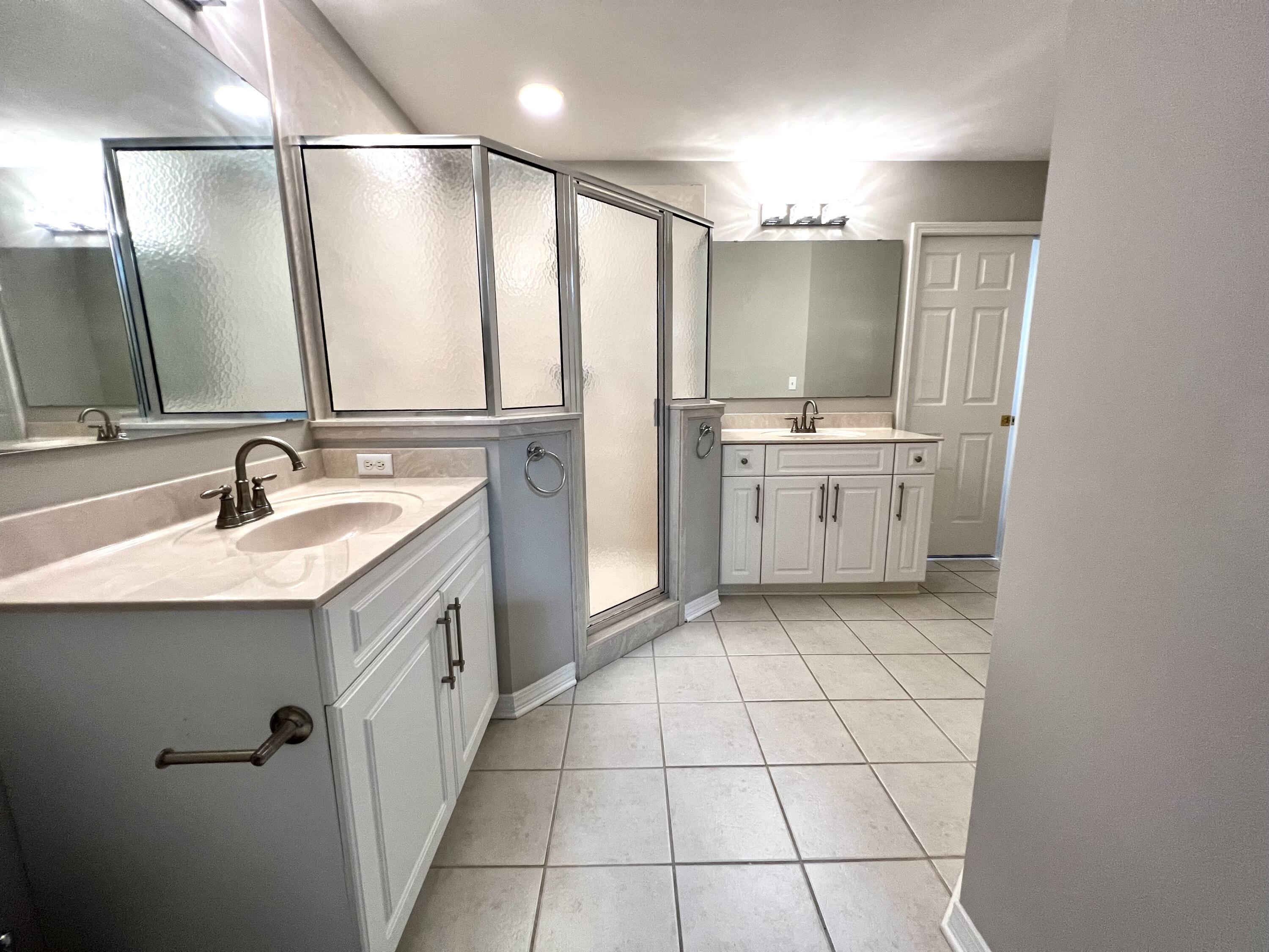 REFLECTIONS AT BLUEWATER BAY T/H - Residential Lease