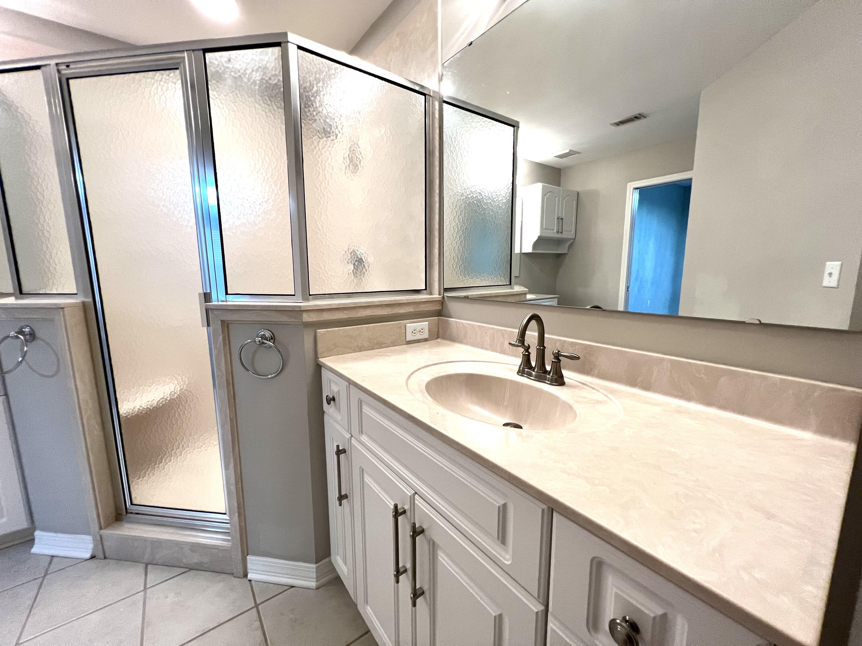 REFLECTIONS AT BLUEWATER BAY T/H - Residential Lease