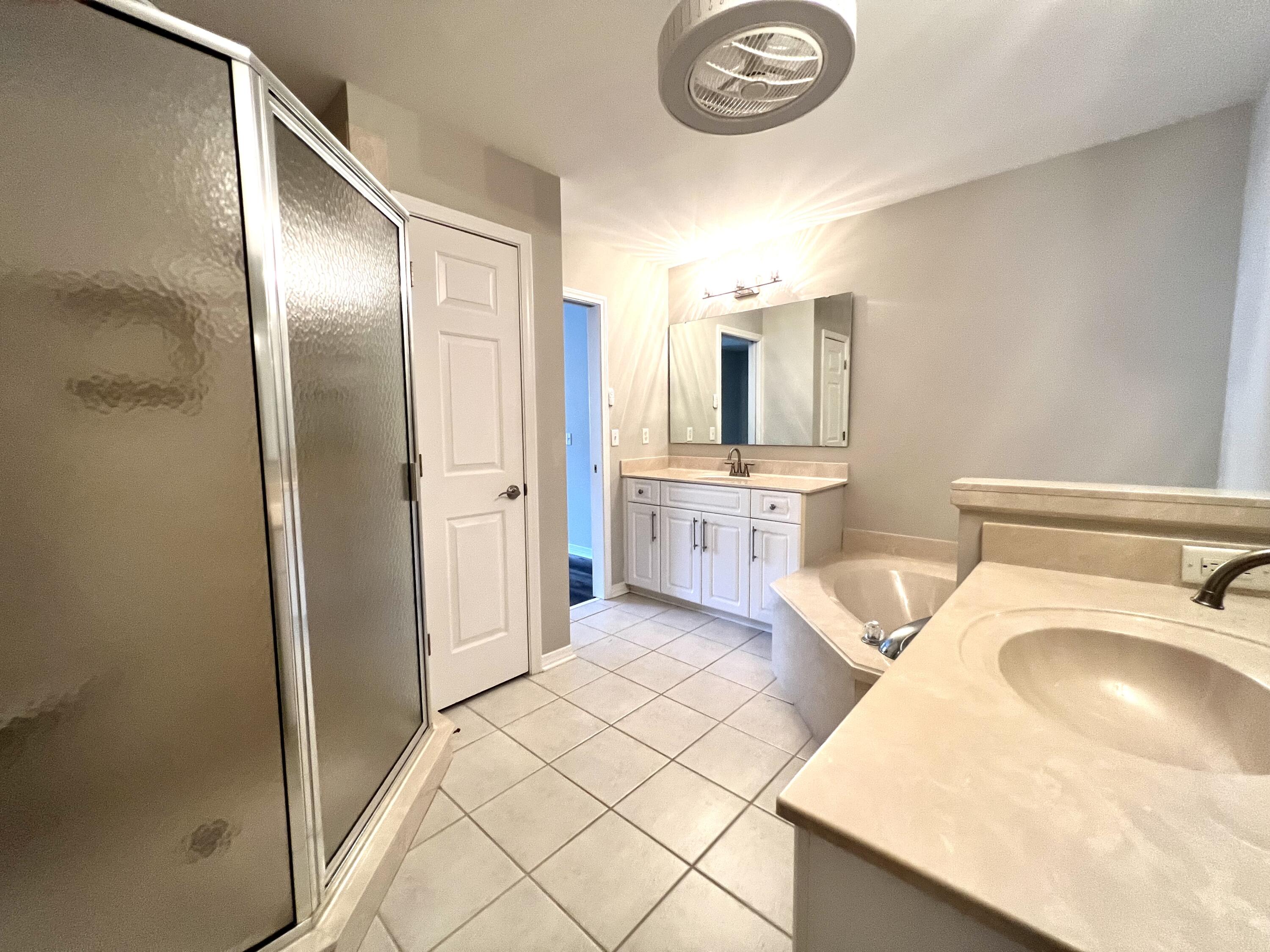 REFLECTIONS AT BLUEWATER BAY T/H - Residential Lease