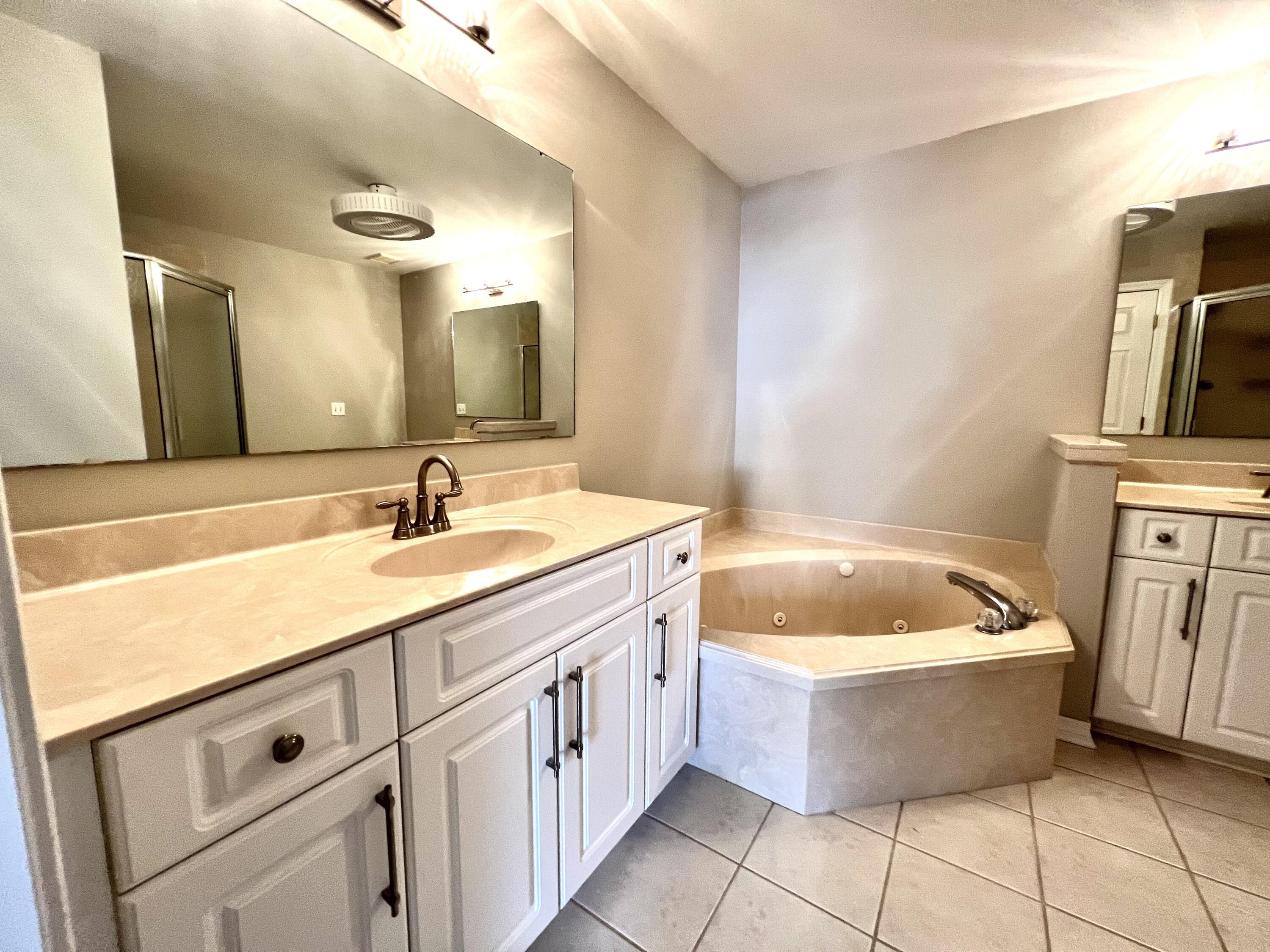 REFLECTIONS AT BLUEWATER BAY T/H - Residential Lease