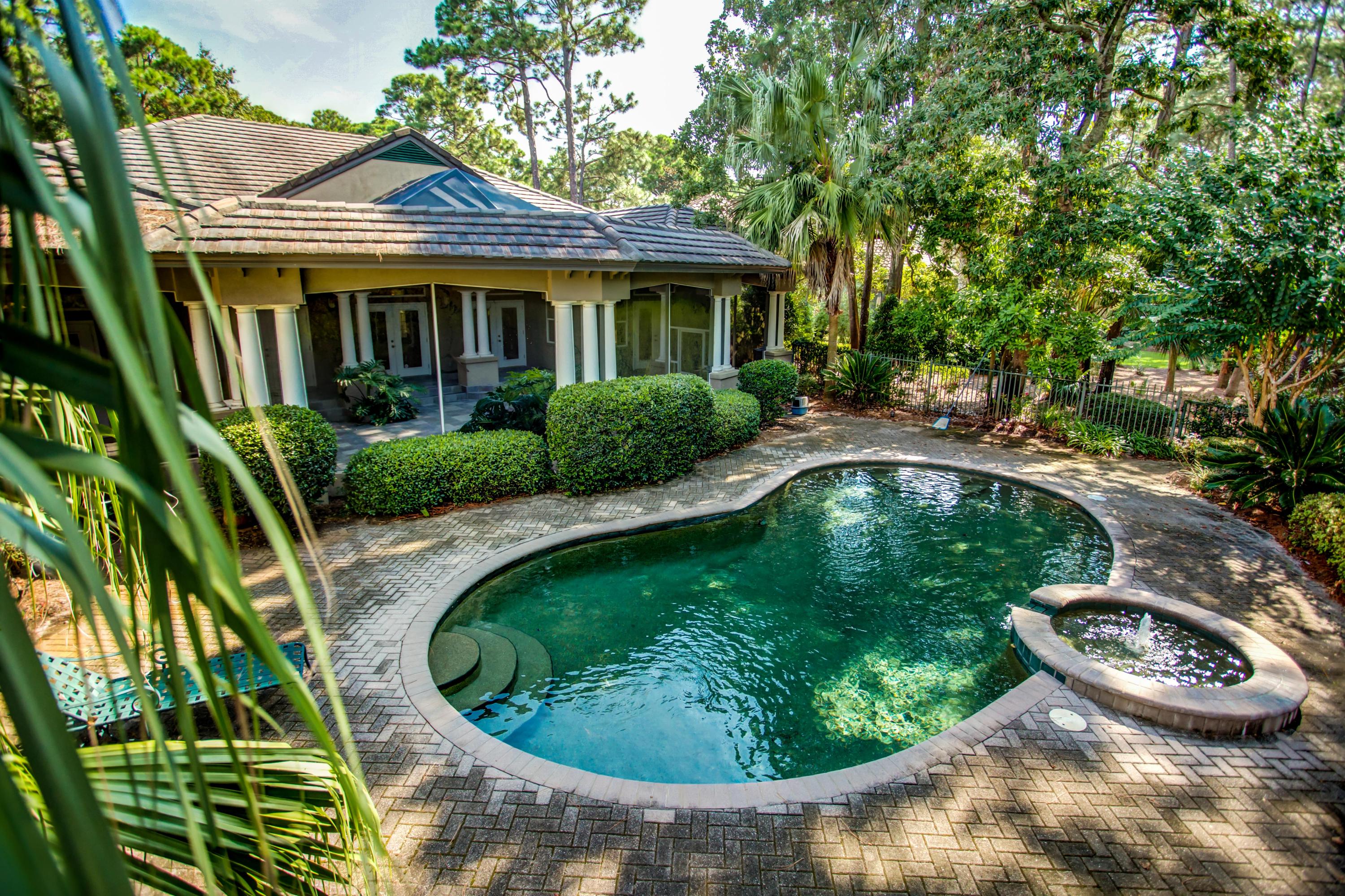 BURNT PINE - Residential