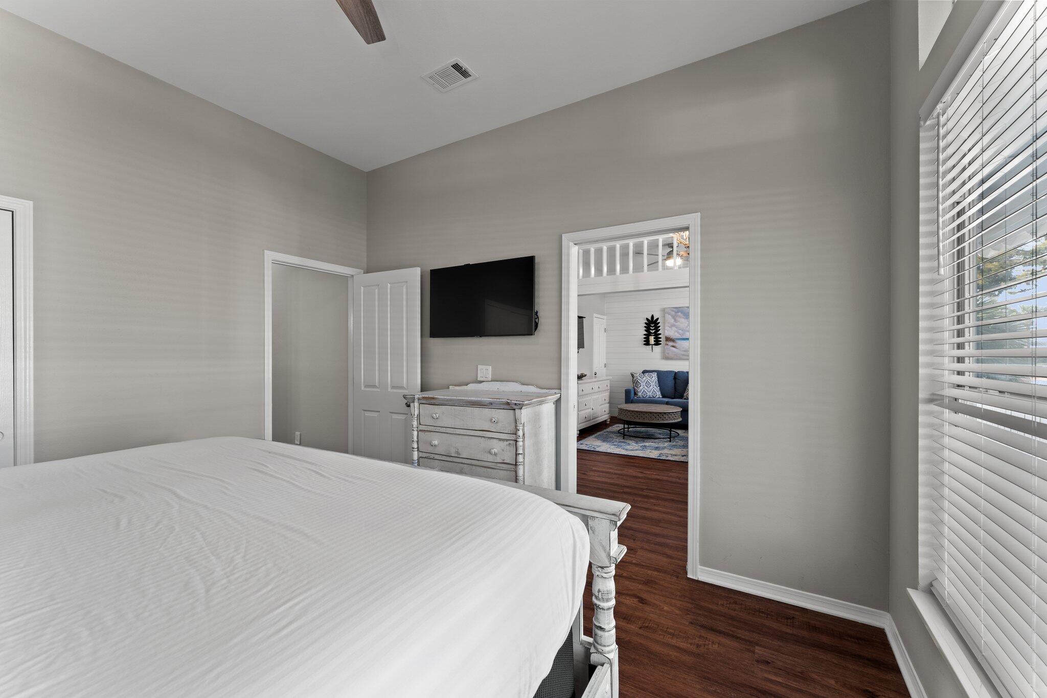 CRYSTAL SHORES - Residential
