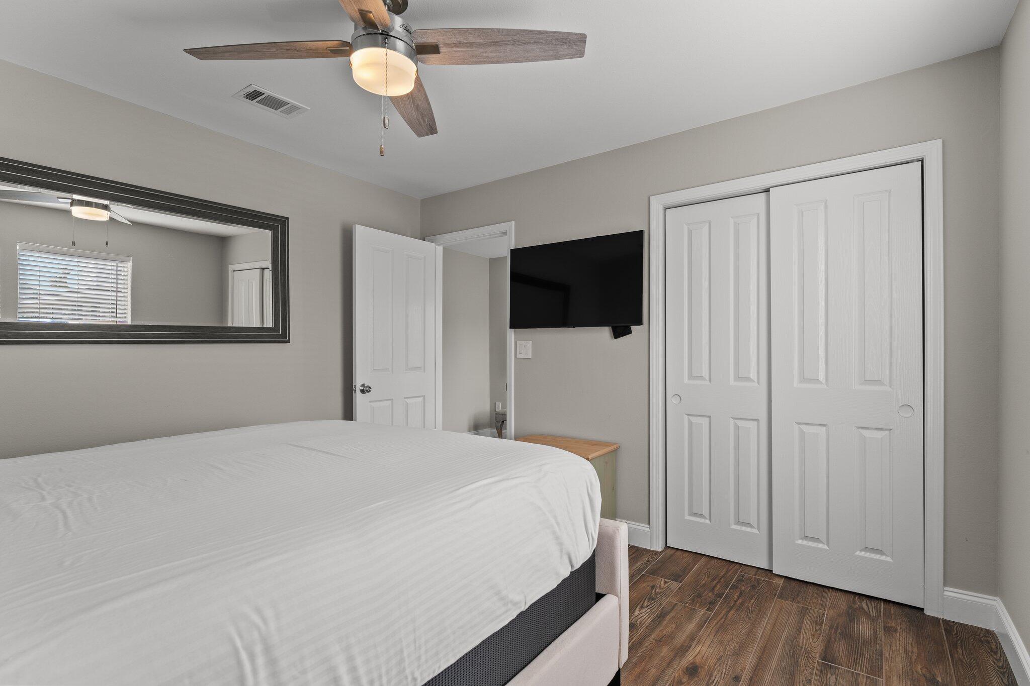 CRYSTAL SHORES - Residential