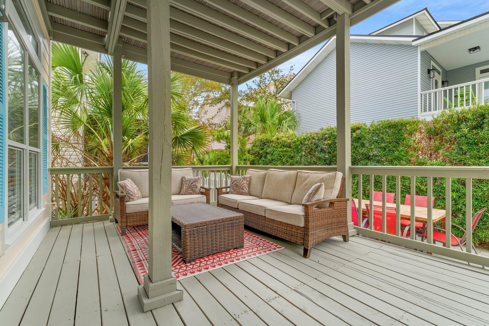 CRYSTAL SHORES - Residential
