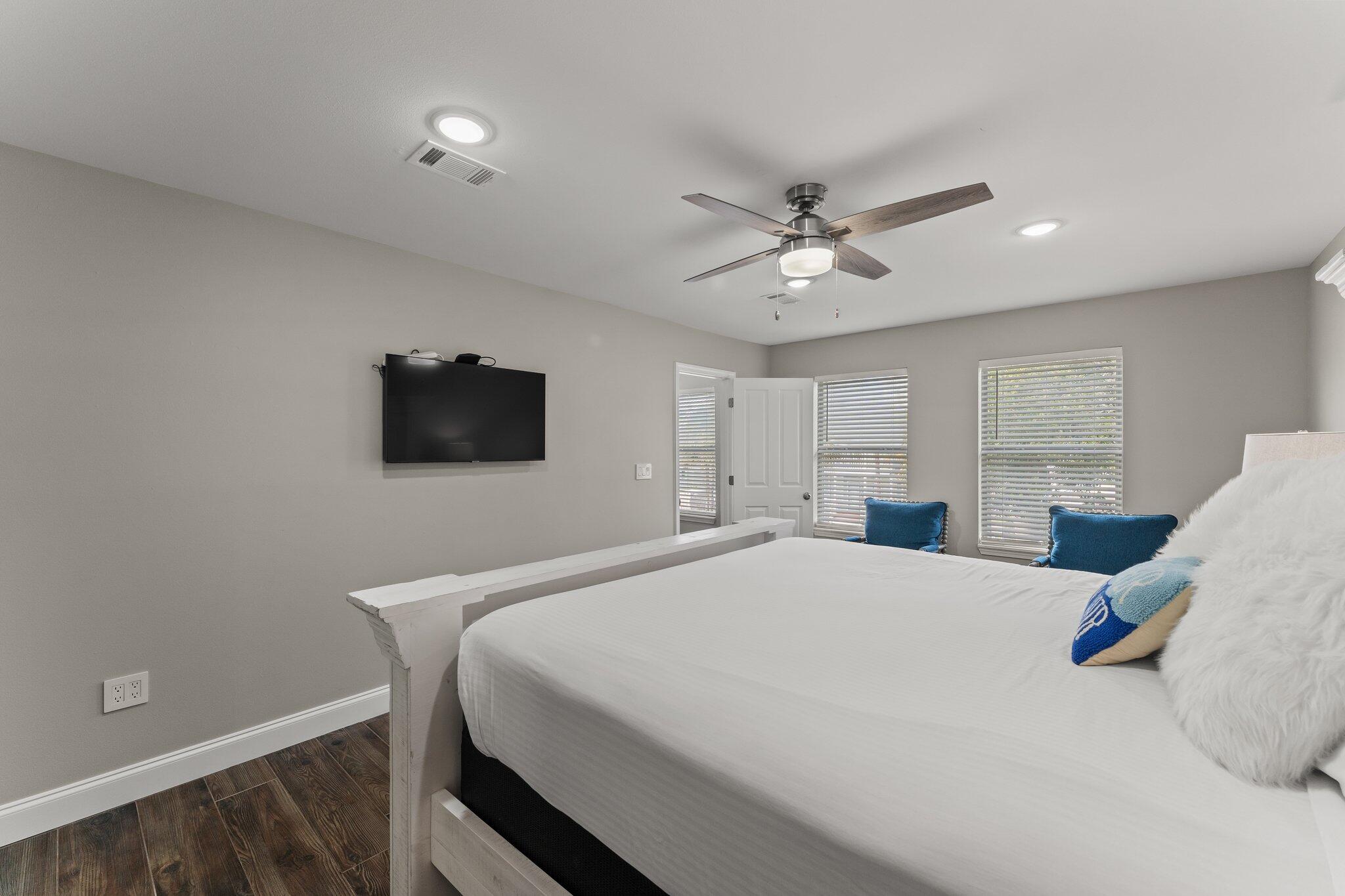 CRYSTAL SHORES - Residential