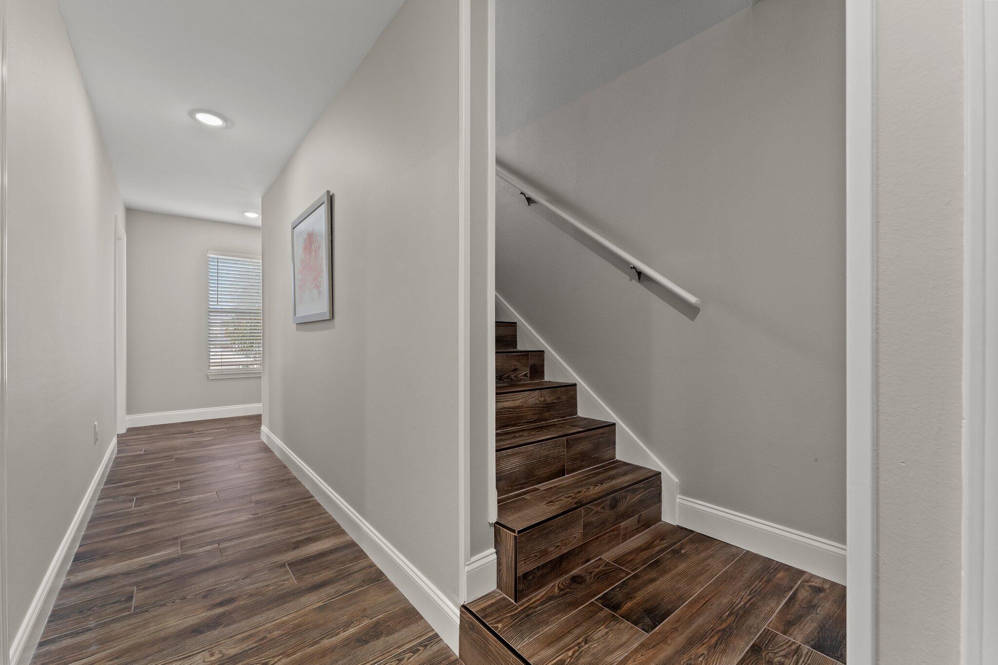 CRYSTAL SHORES - Residential