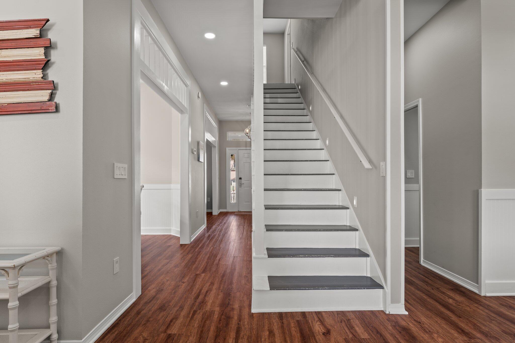 CRYSTAL SHORES - Residential