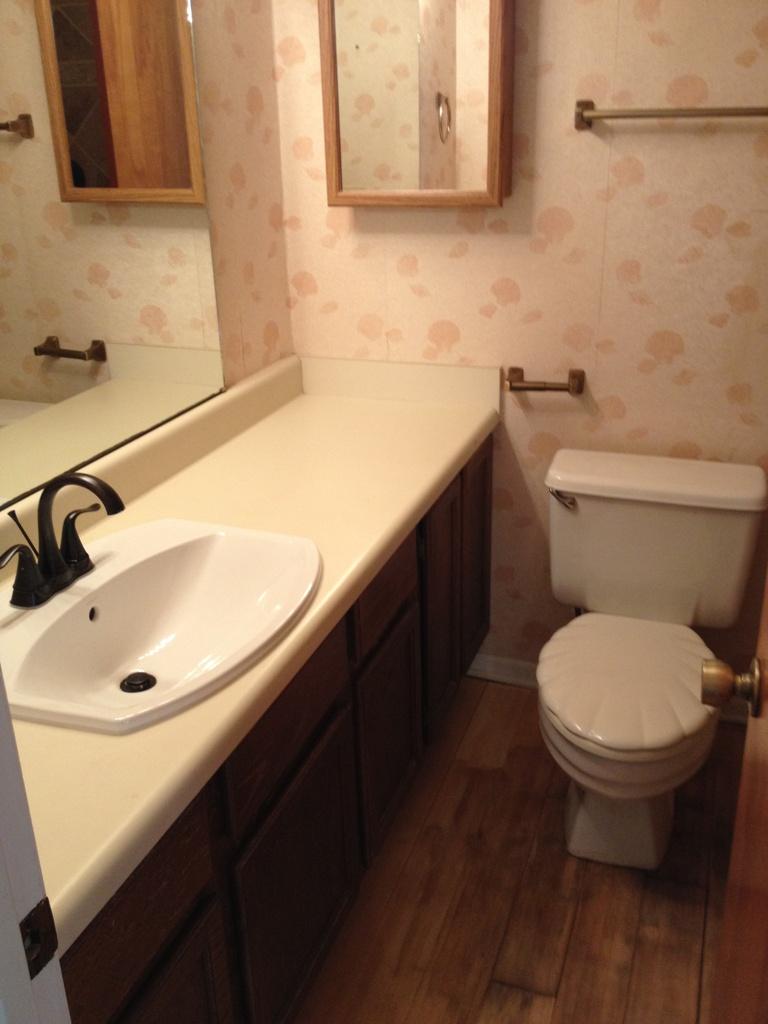 ROCKY BAYOU T/H - Residential Lease