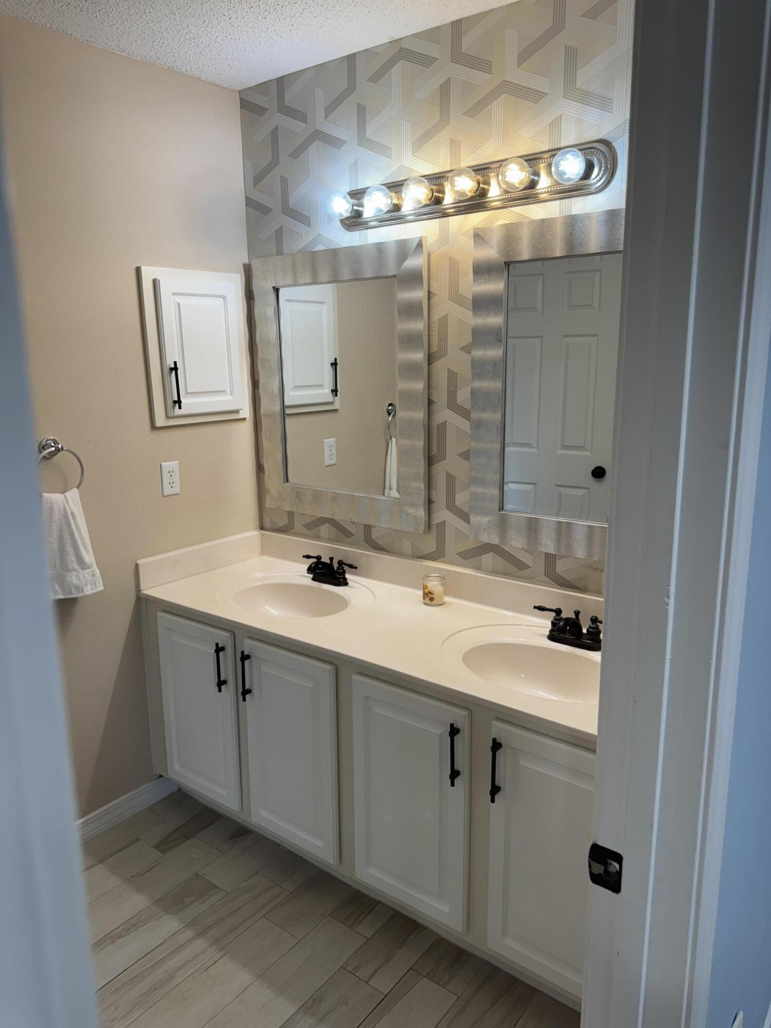 EAGLES LANDING S/D - Residential Lease