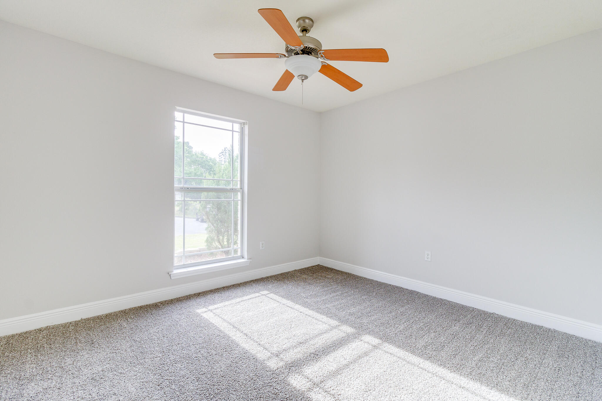 SILVER SPRINGS EST - Residential