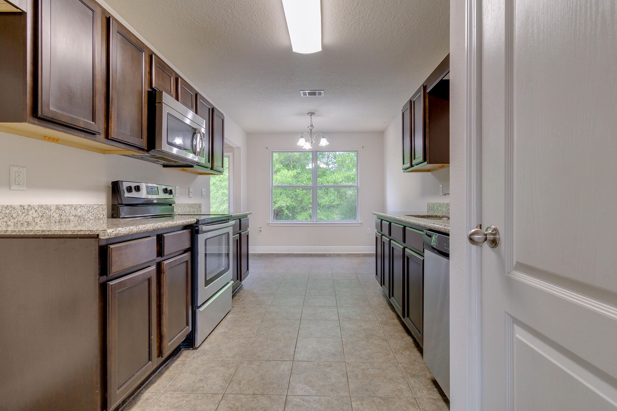 SILVER SPRINGS EST - Residential