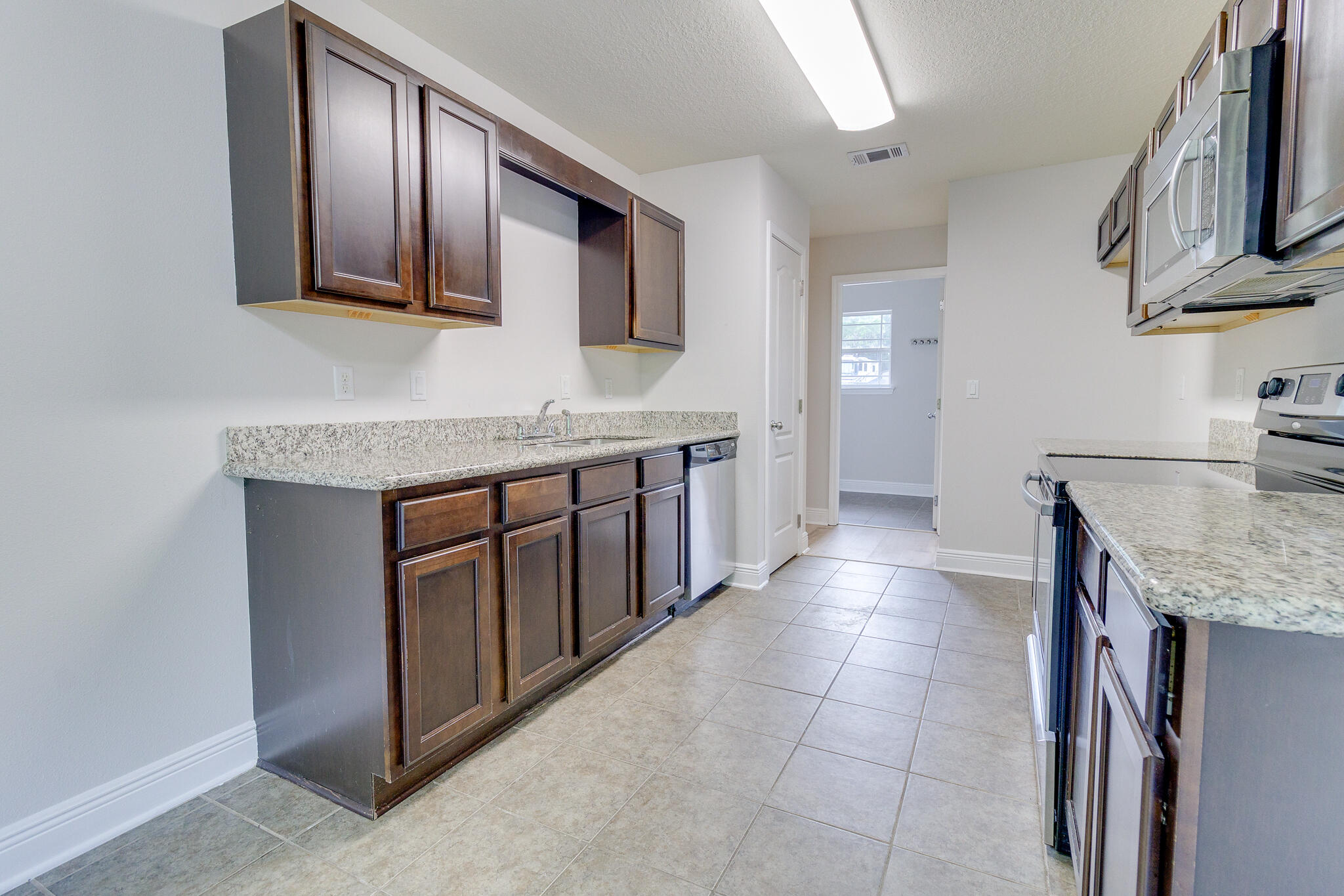 SILVER SPRINGS EST - Residential