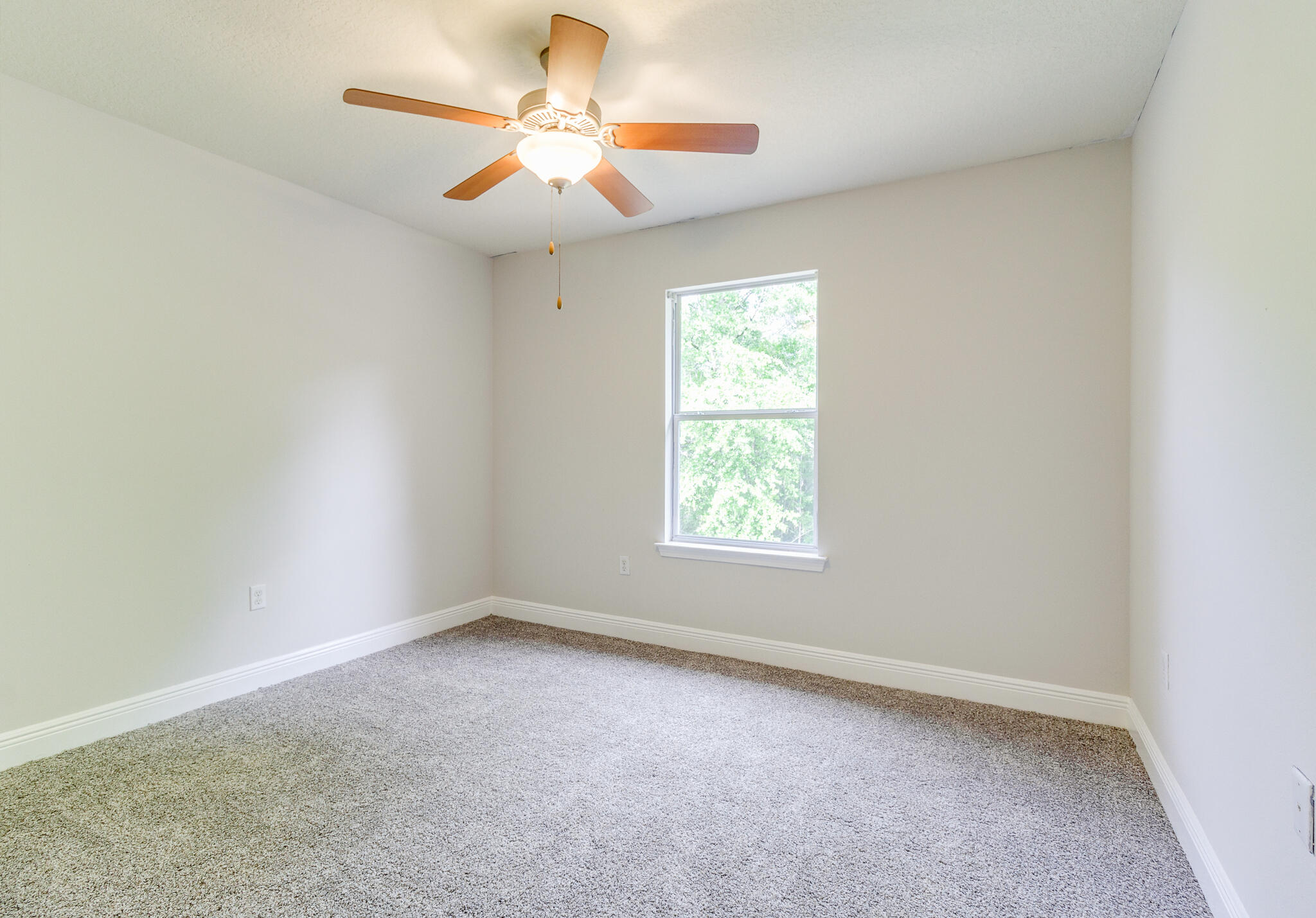 SILVER SPRINGS EST - Residential