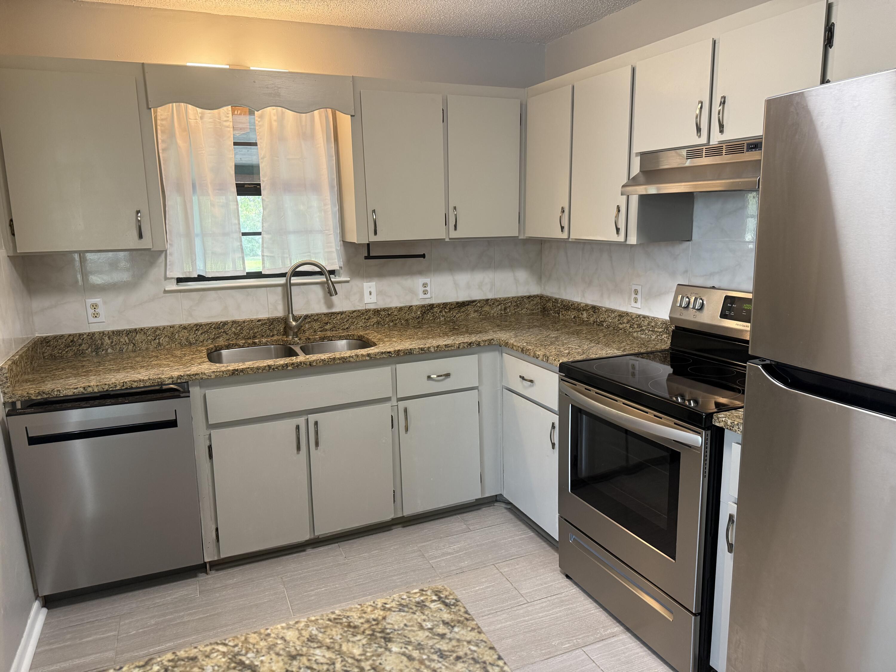 METES & BOUNDS - Residential Lease
