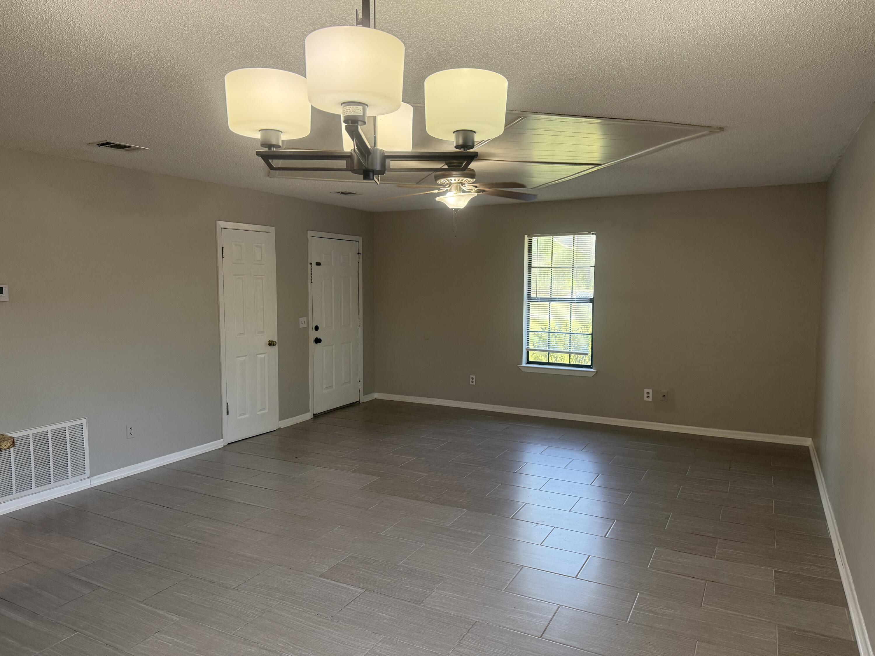 METES & BOUNDS - Residential Lease