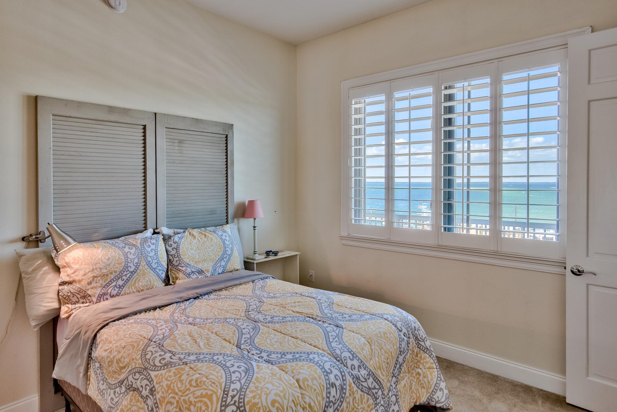 SIDES MORENO POINT #403 - Residential