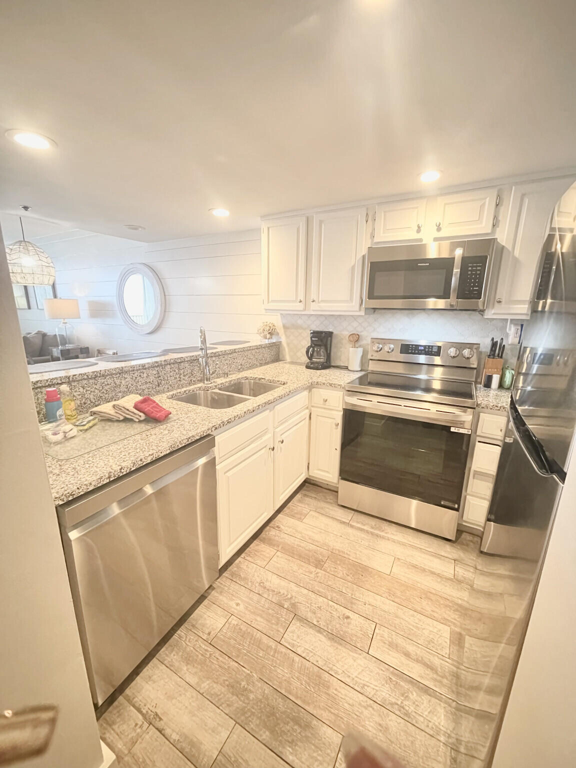 One Seagrove Place - Residential