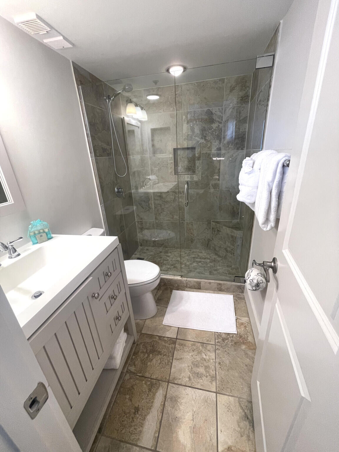 One Seagrove Place - Residential