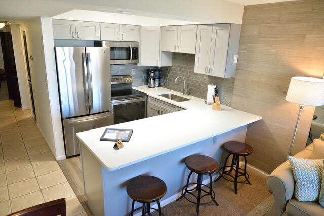 Jetty East Condominium - Residential
