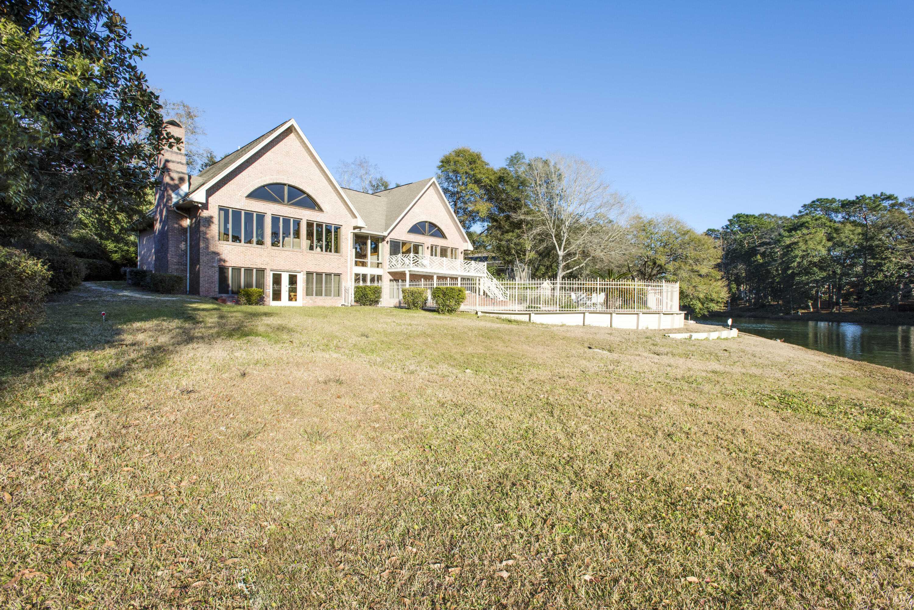 Rocky Bayou Cc Est 3 - Residential