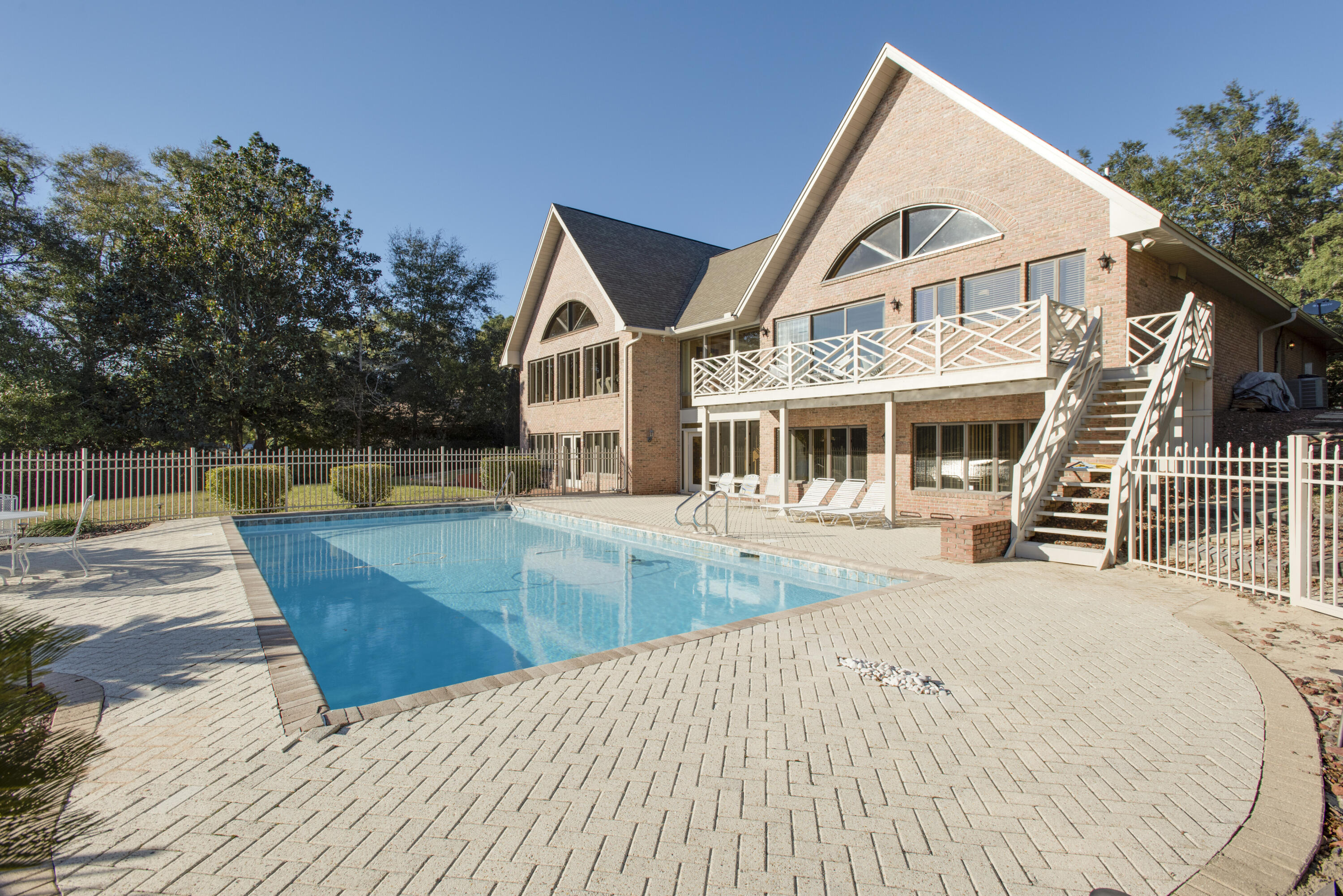 Rocky Bayou Cc Est 3 - Residential