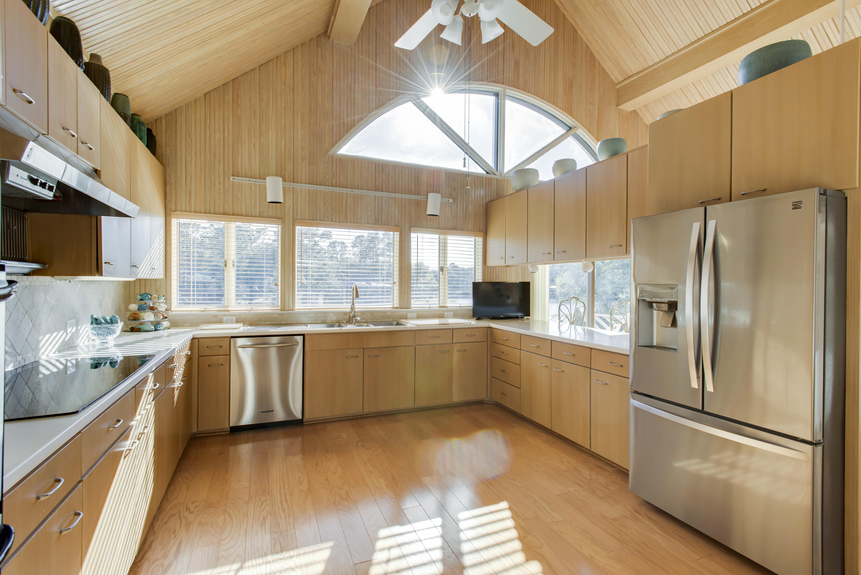 Rocky Bayou Cc Est 3 - Residential