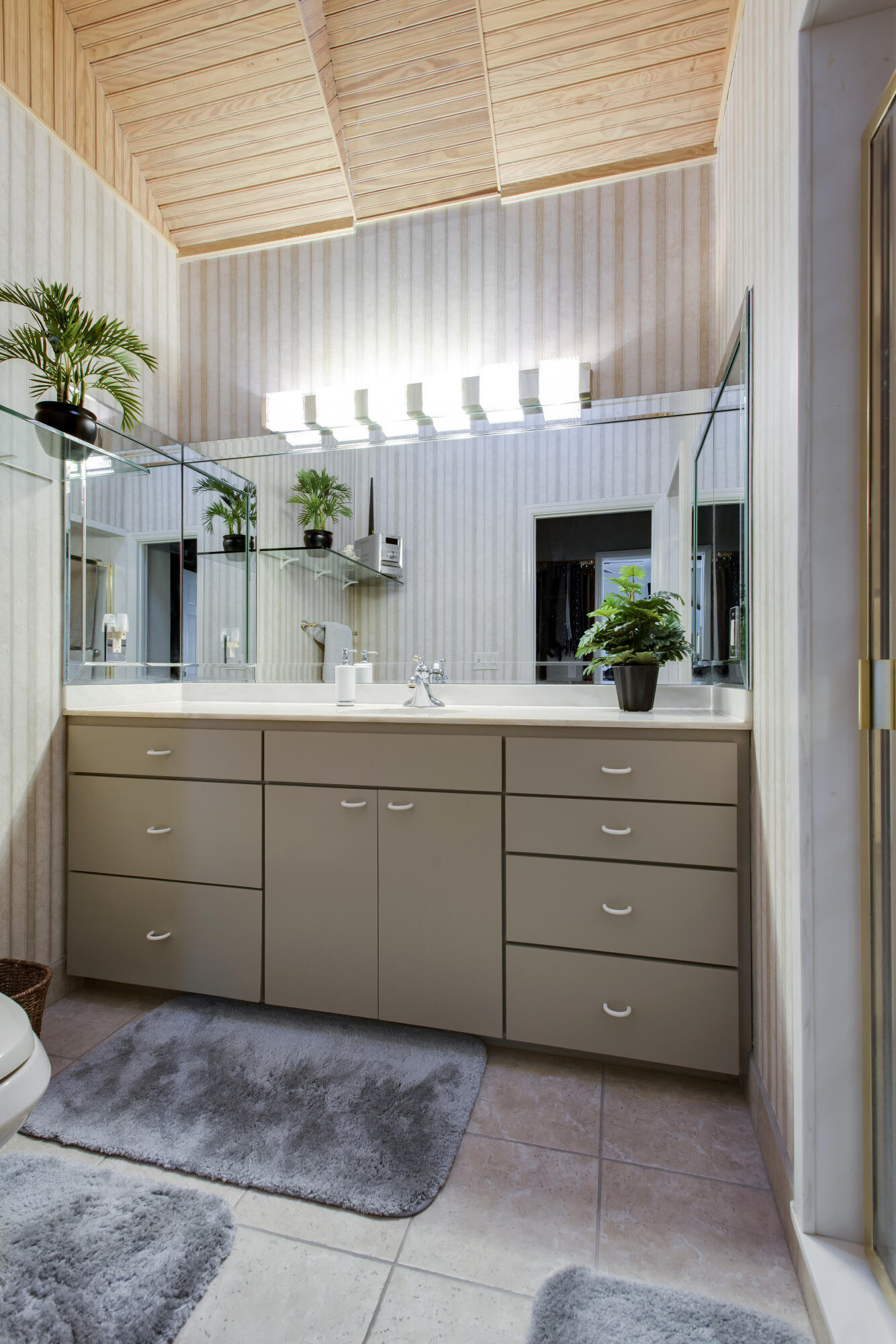 Rocky Bayou Cc Est 3 - Residential