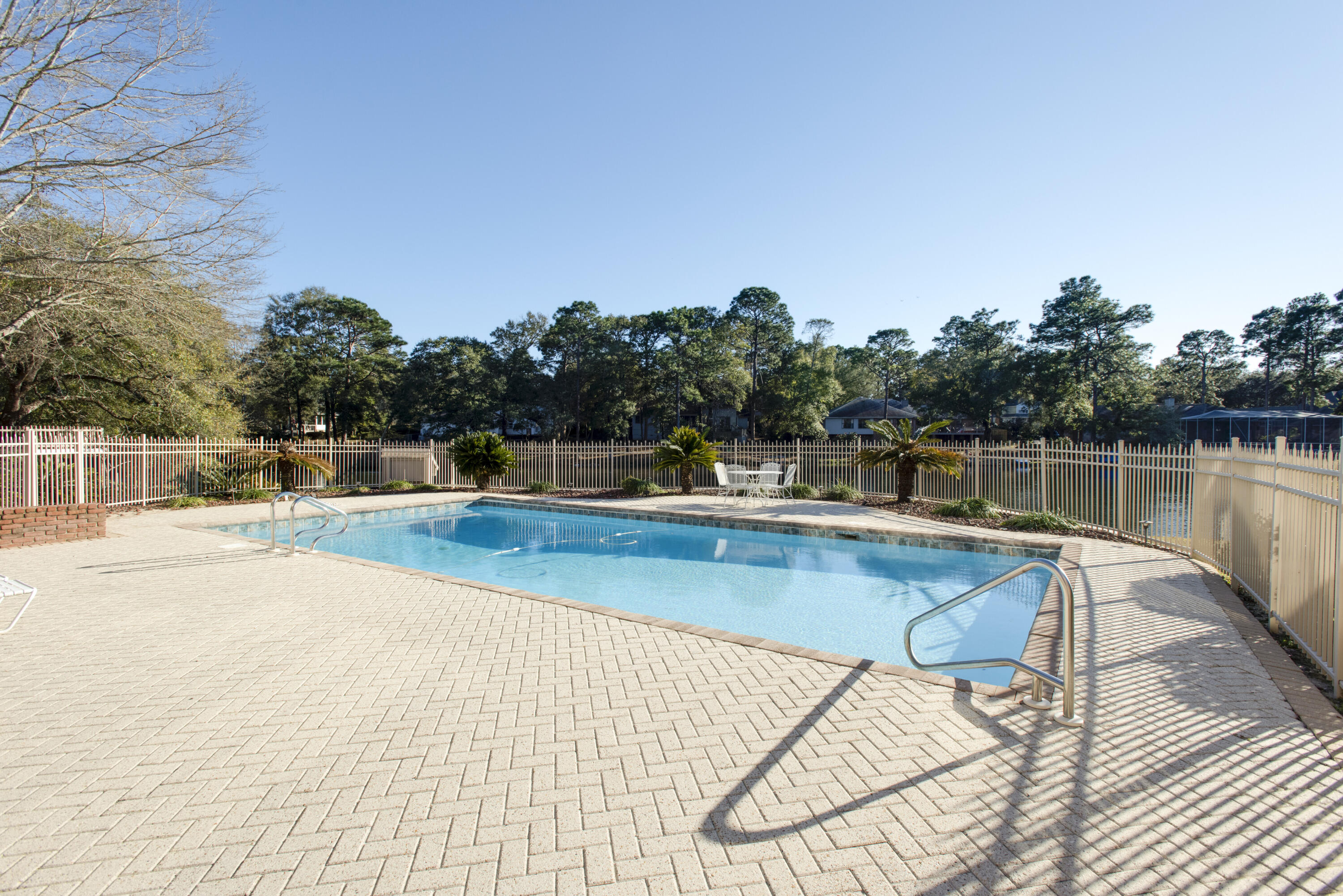 Rocky Bayou Cc Est 3 - Residential