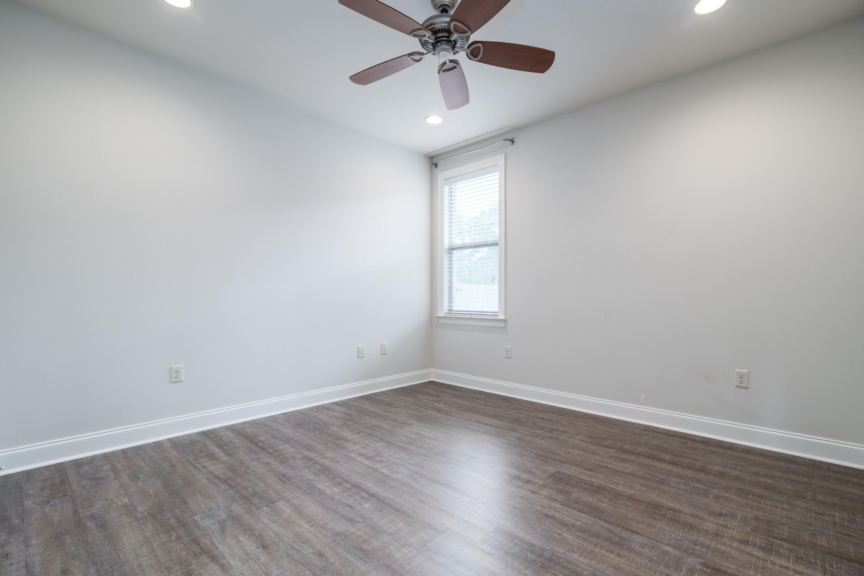 MAGNOLIA WOODS - Residential Lease