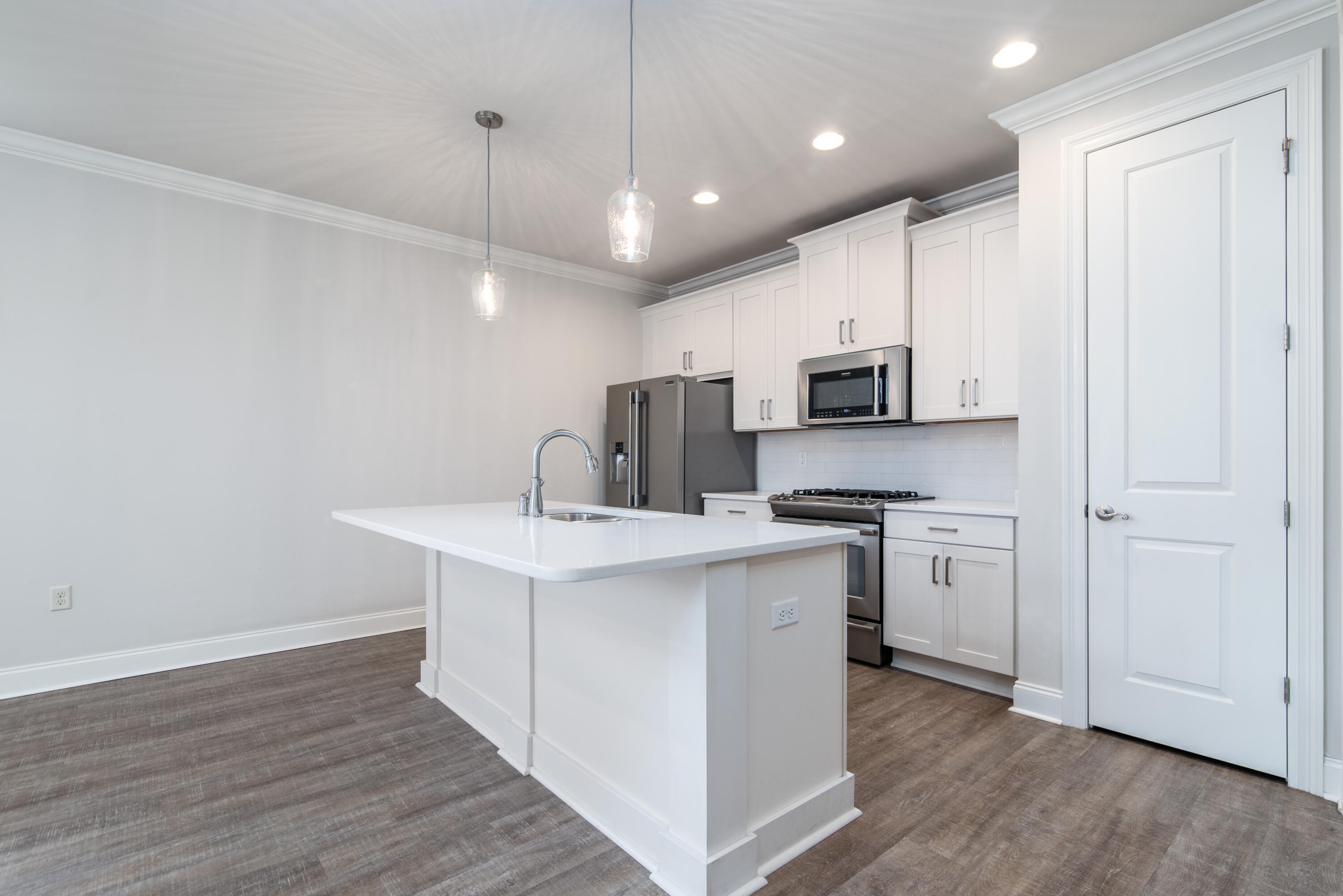 MAGNOLIA WOODS - Residential Lease