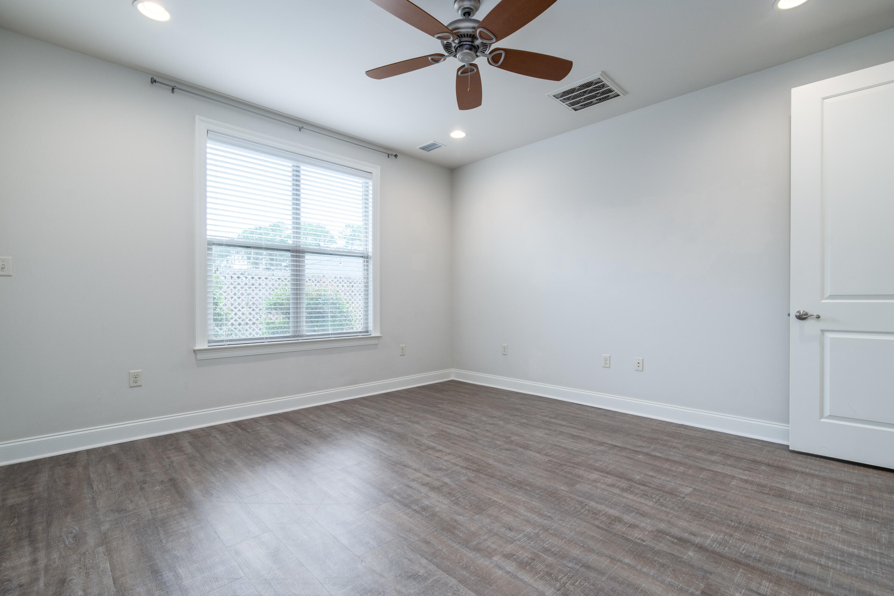 MAGNOLIA WOODS - Residential Lease