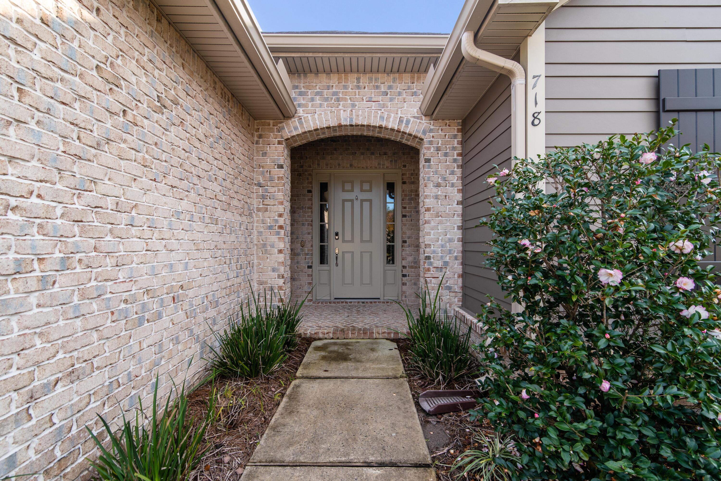 MAGNOLIA WOODS - Residential Lease