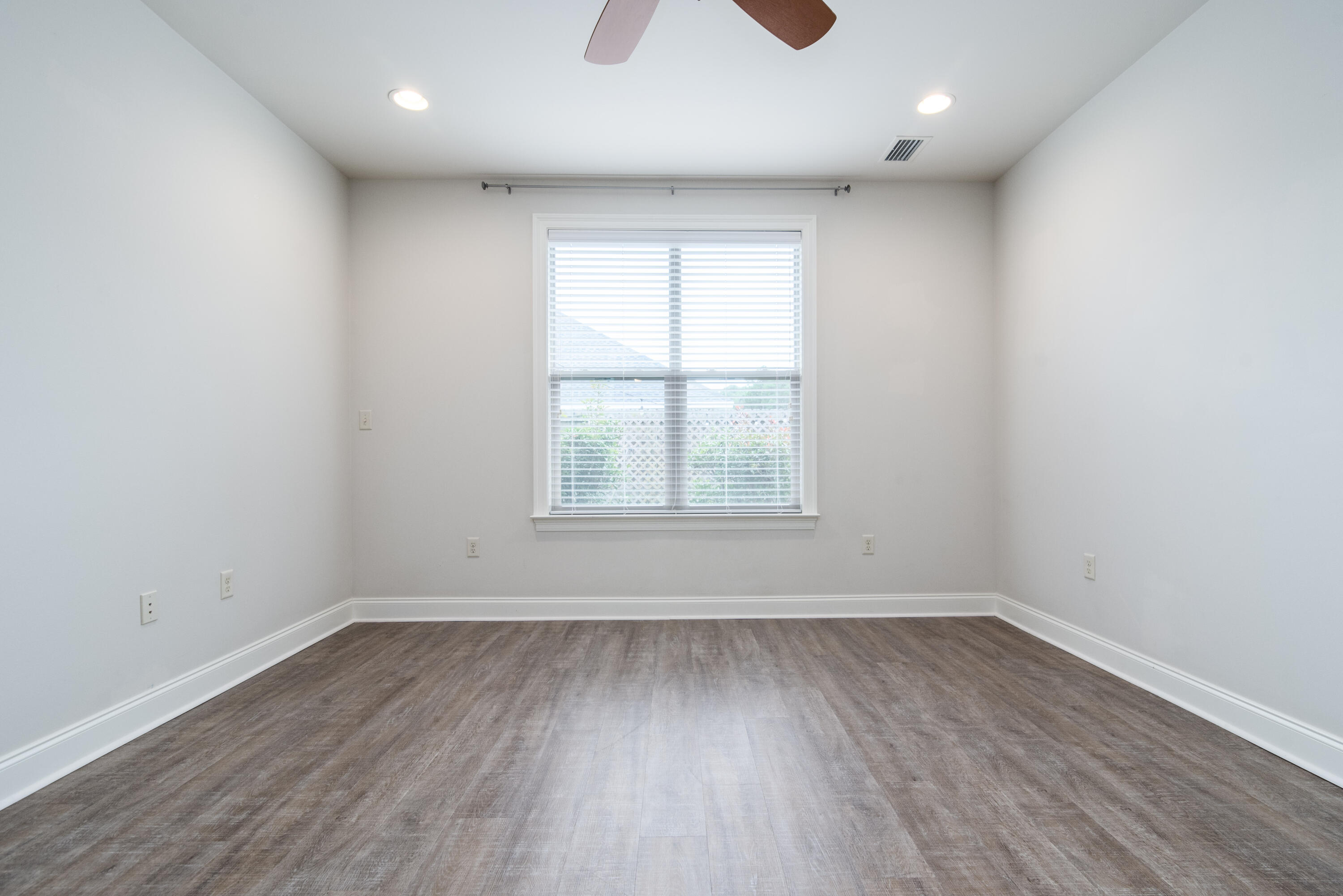 MAGNOLIA WOODS - Residential Lease