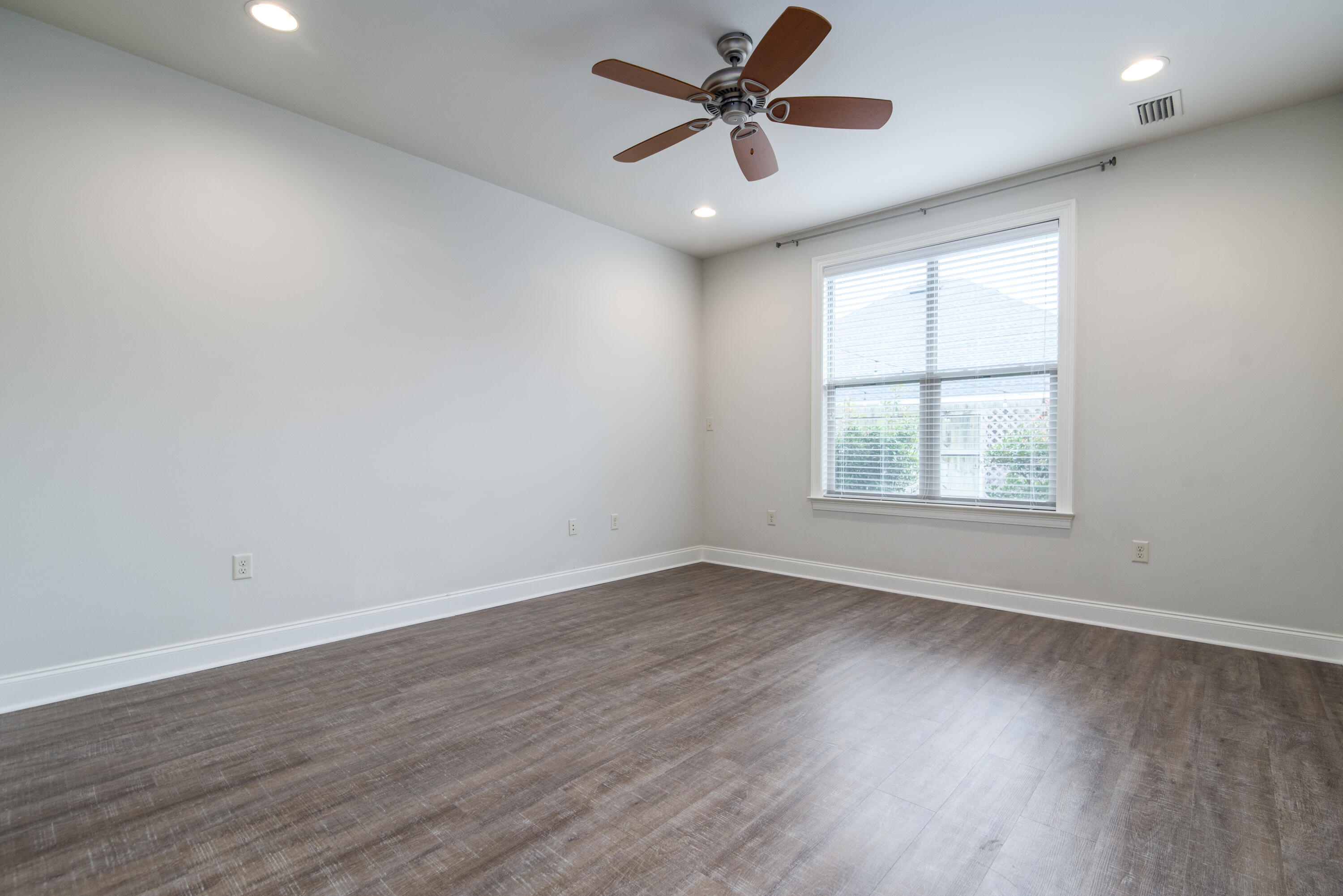 MAGNOLIA WOODS - Residential Lease