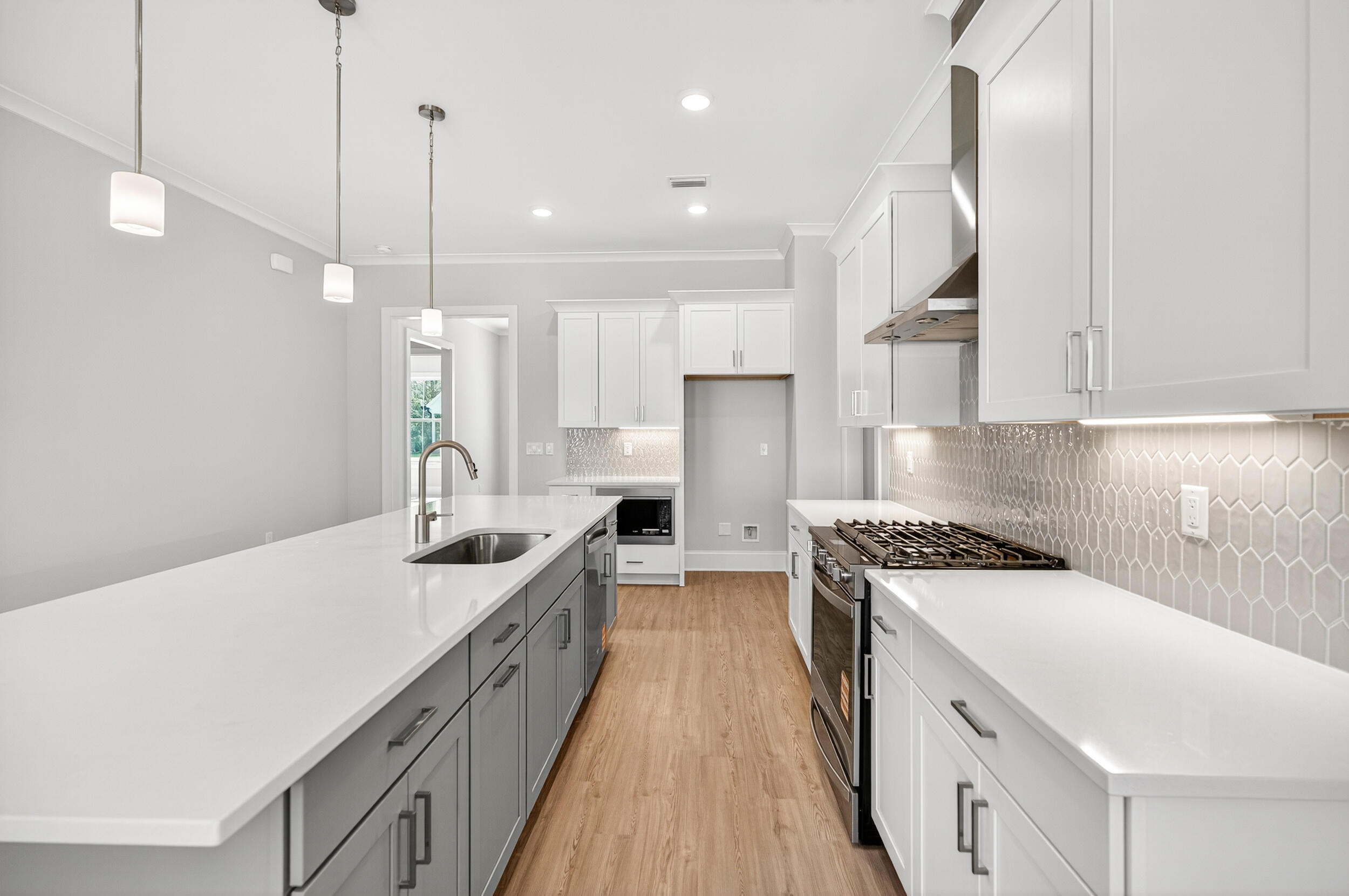 MAGNOLIA BAY ESTATES - Residential