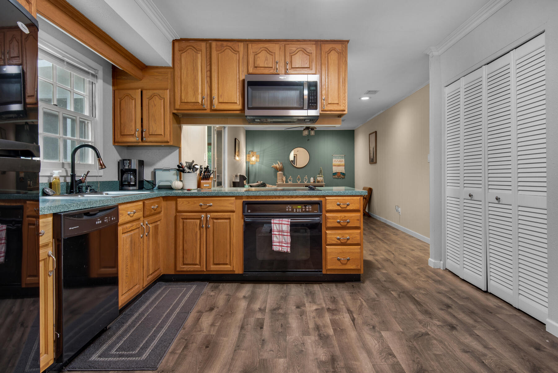 COLONIAL HEIGHTS - Residential