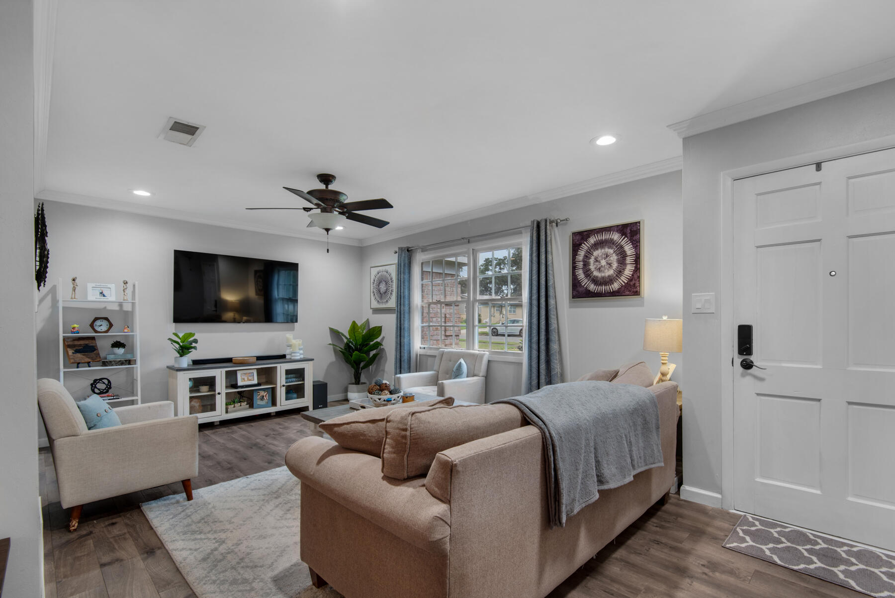 COLONIAL HEIGHTS - Residential