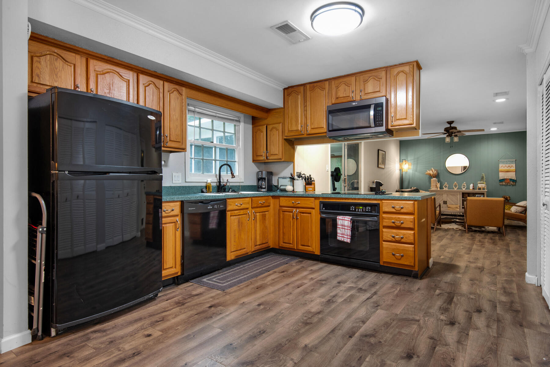 COLONIAL HEIGHTS - Residential