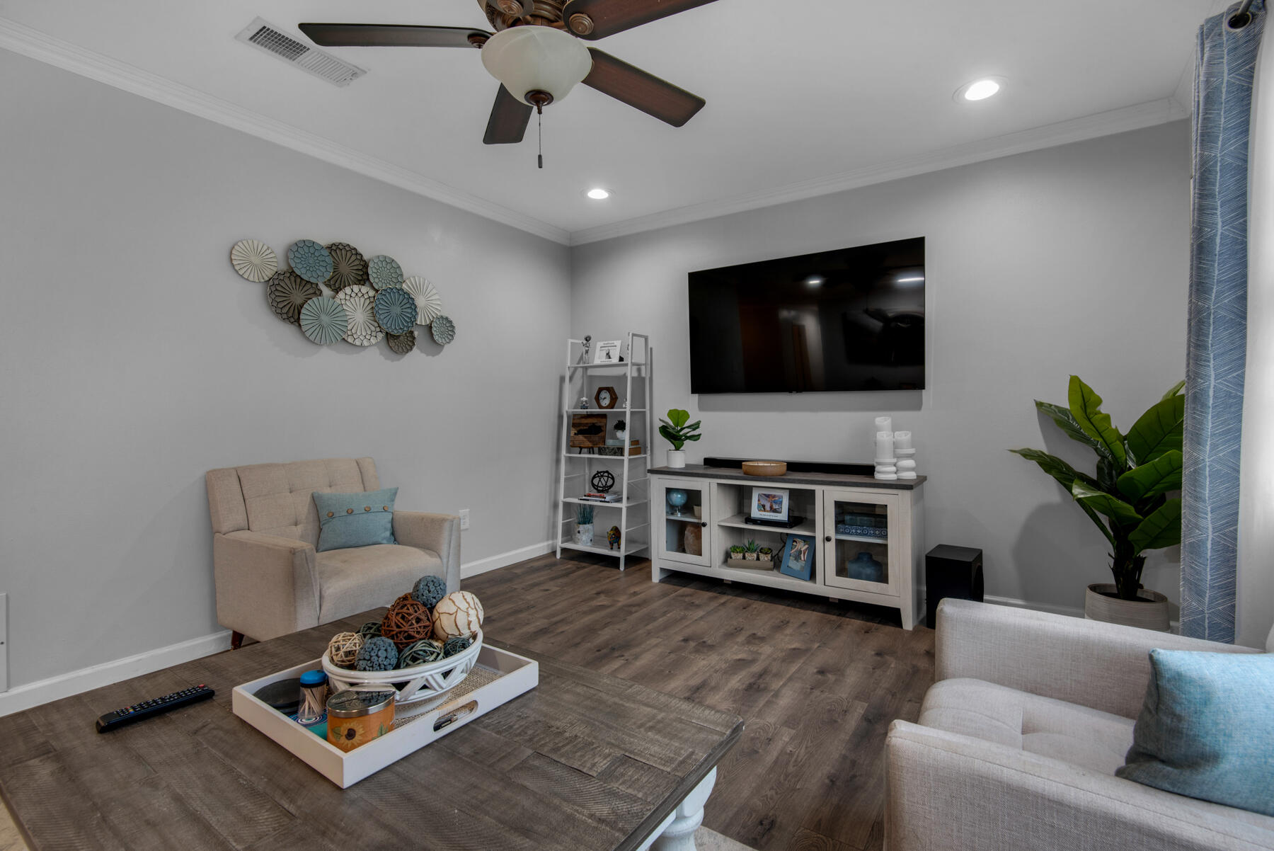 COLONIAL HEIGHTS - Residential