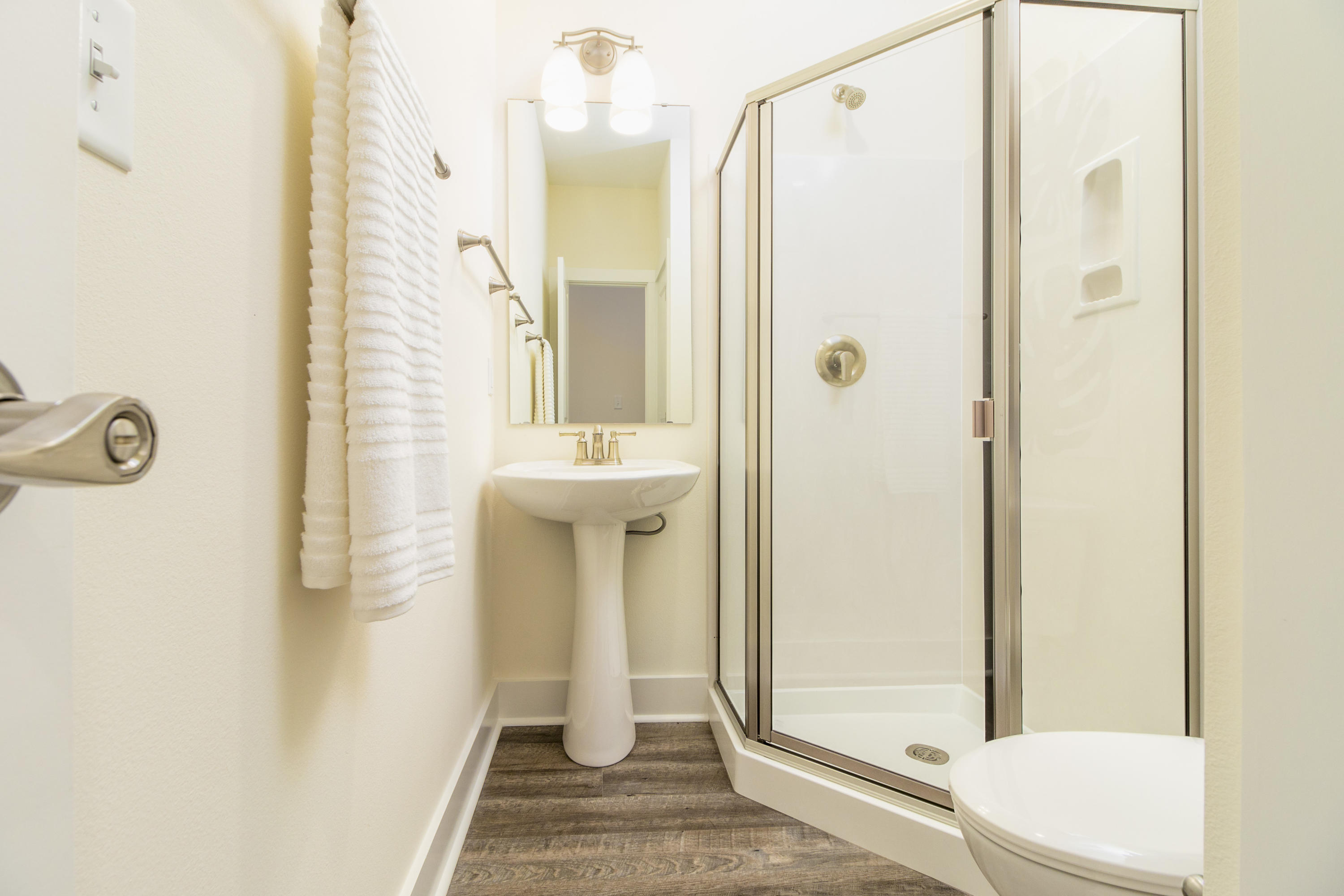 Hidden Lake condominiums - Residential