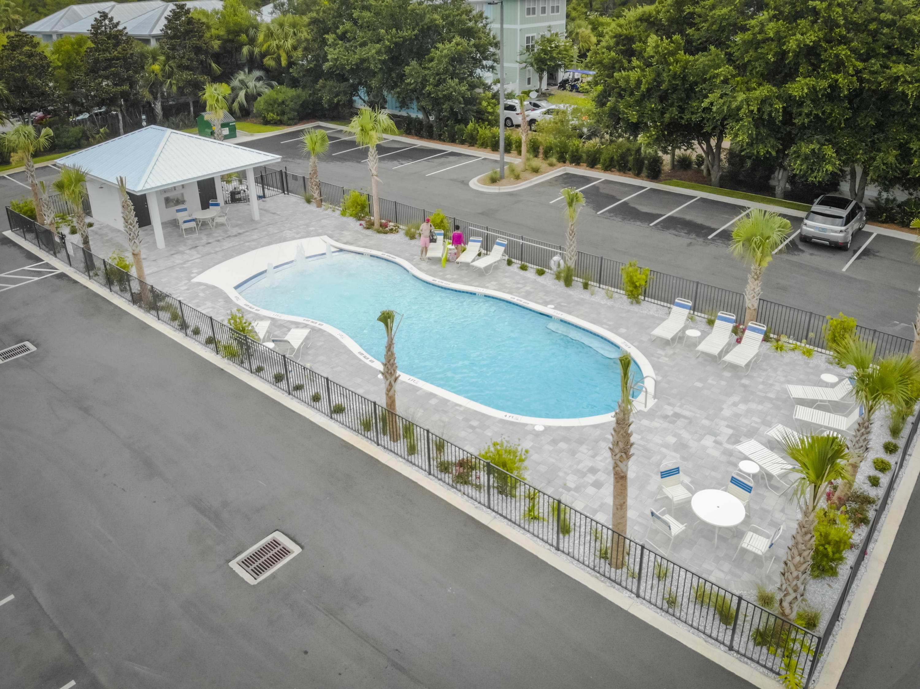 Hidden Lake condominiums - Residential