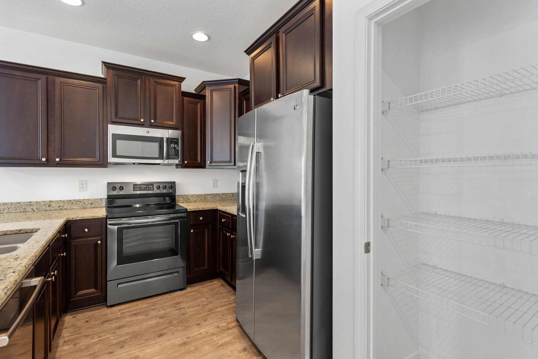 RESERVE POINTE - Residential