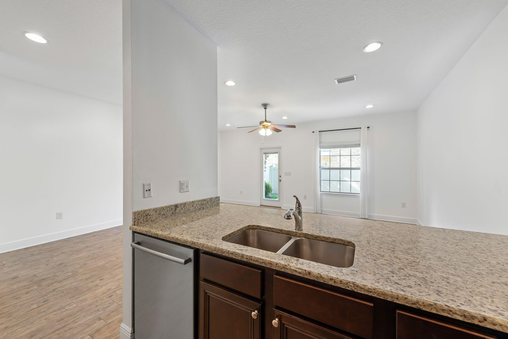 RESERVE POINTE - Residential