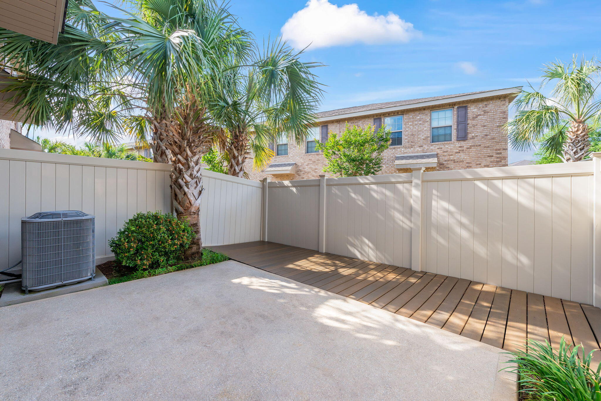 RESERVE POINTE - Residential