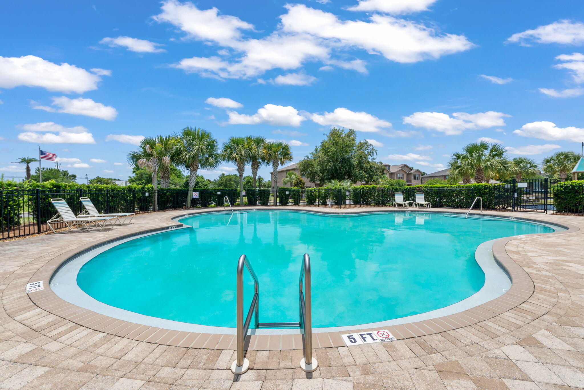 RESERVE POINTE - Residential