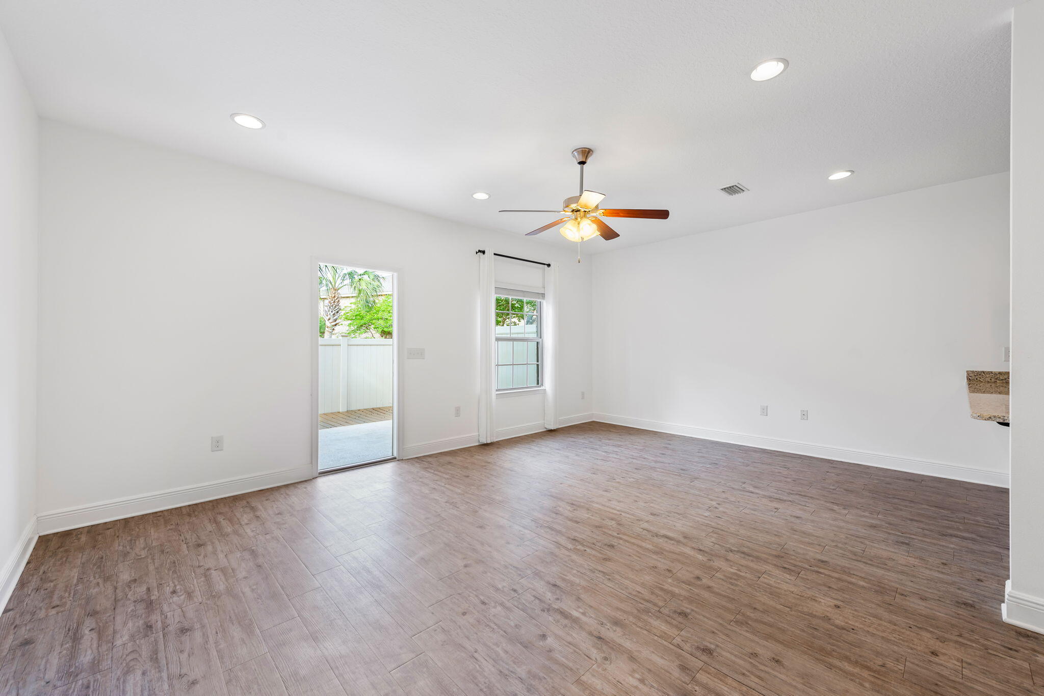 RESERVE POINTE - Residential