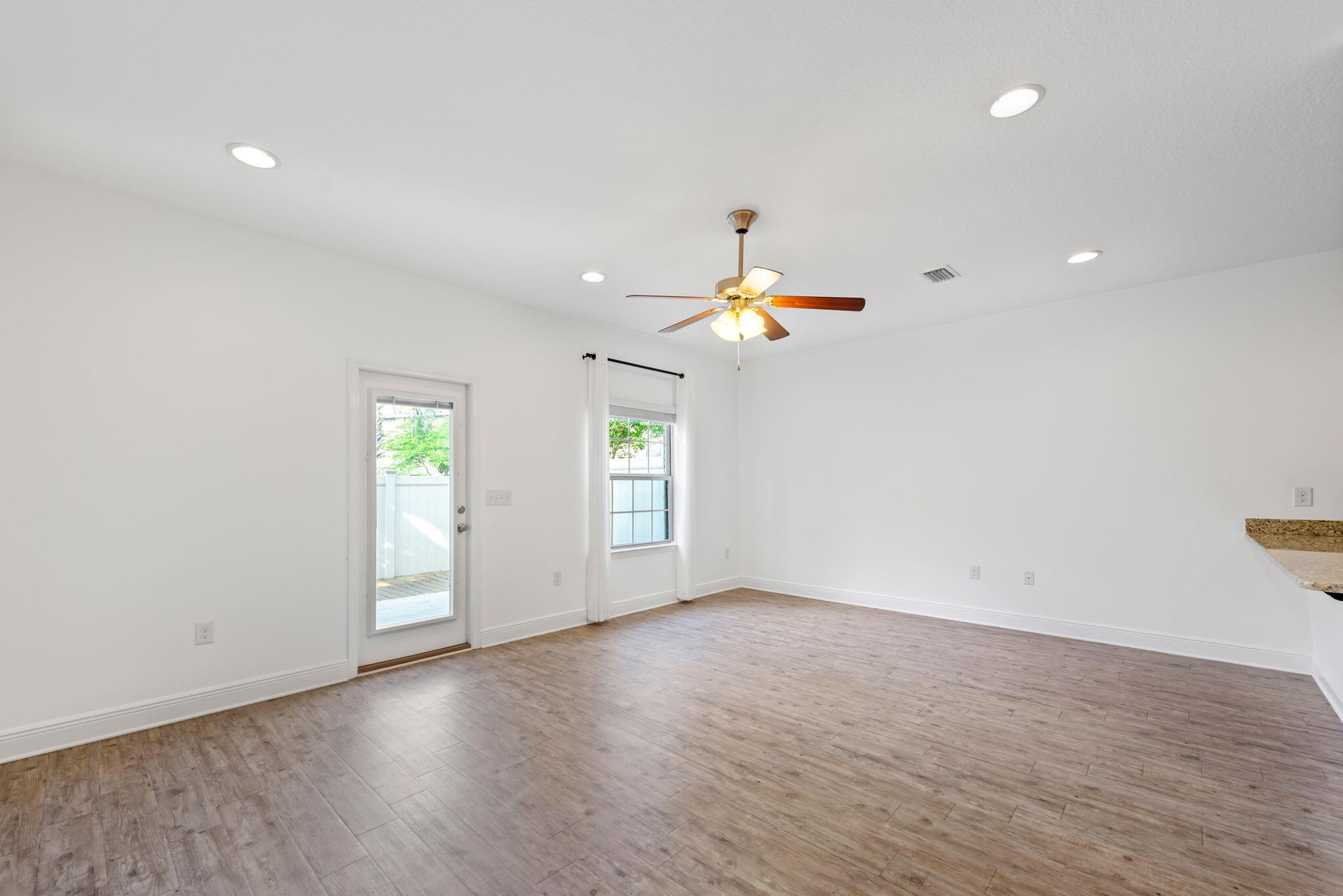 RESERVE POINTE - Residential