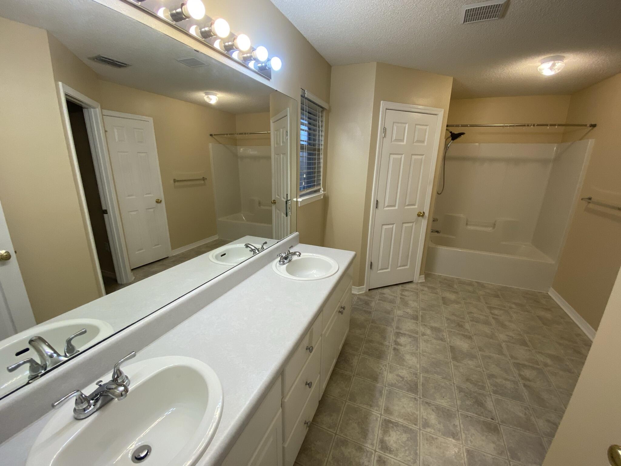 HAMPTON RIDGE ESTATES - Residential