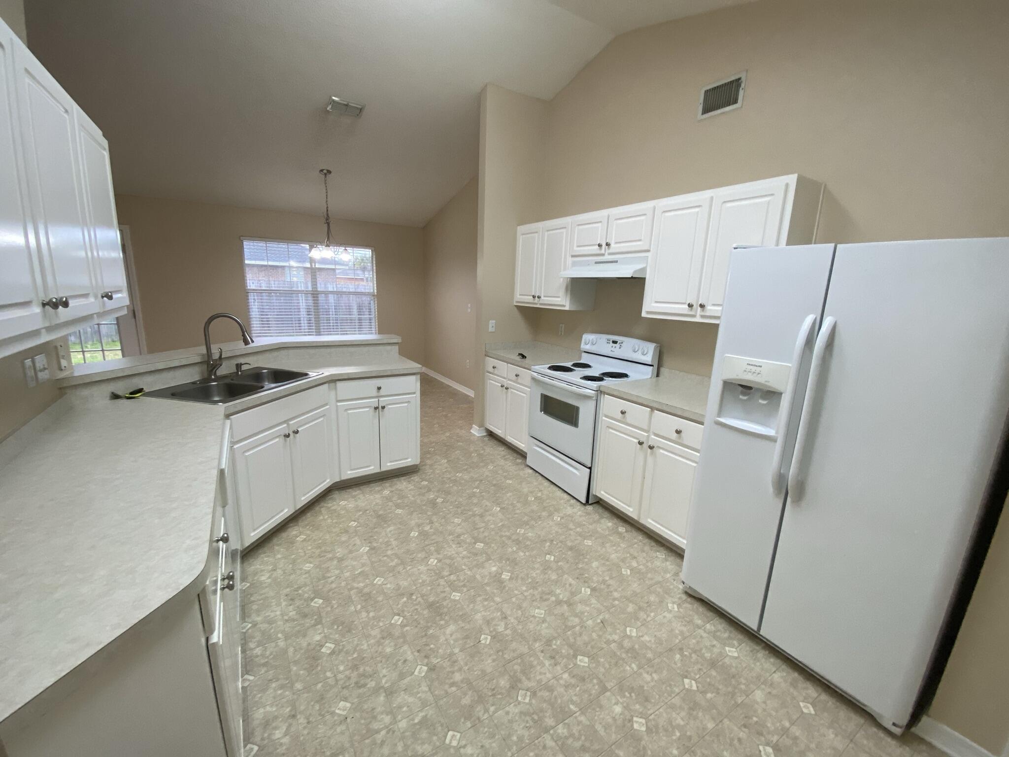 HAMPTON RIDGE ESTATES - Residential